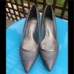 NEW ADRIANNA PAPELL. ( NWOT)